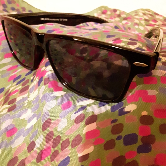 SOLD! - Picture 4 of 4